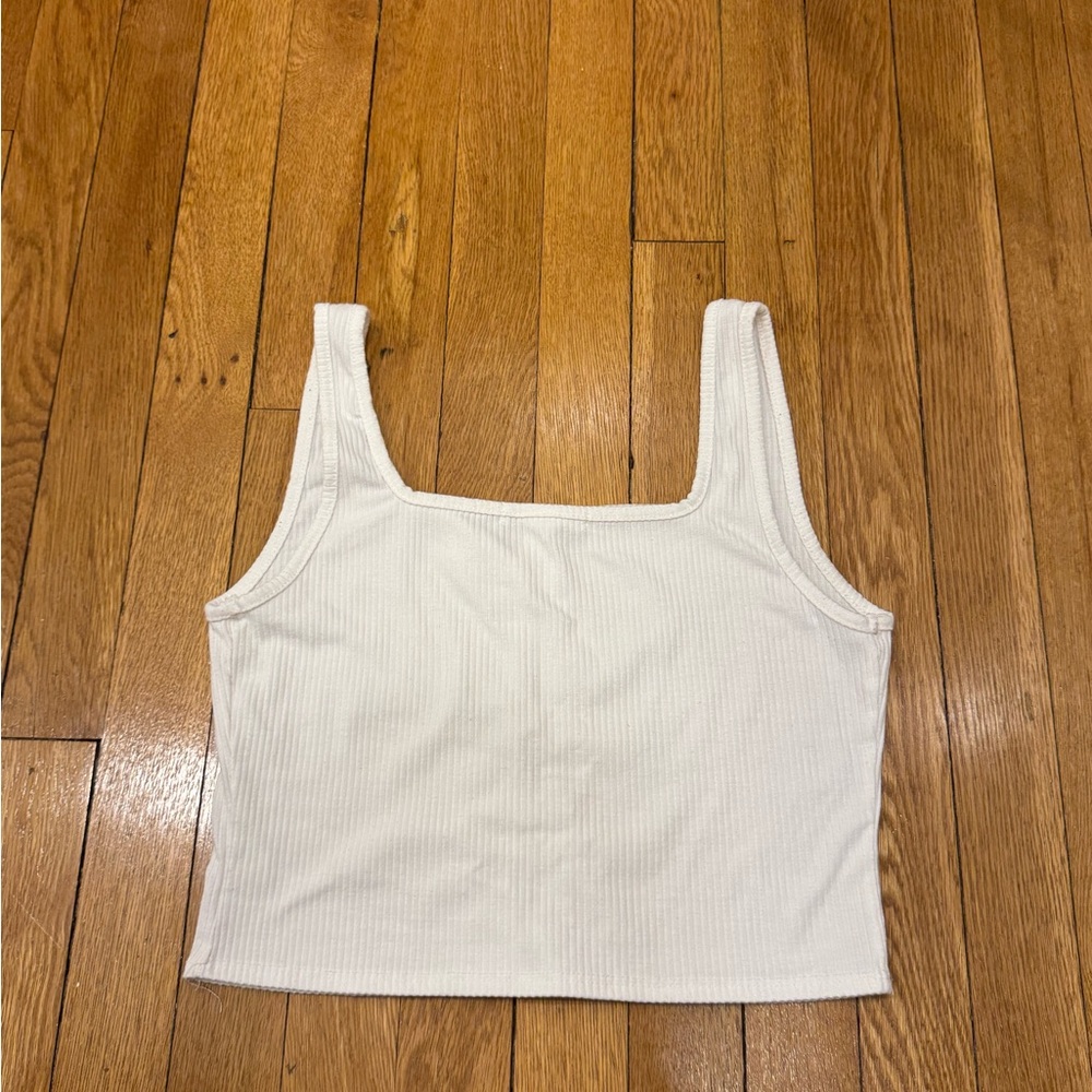 Caution To The Wind - White Ribbed Crop Top (M) - Picture 4 of 4